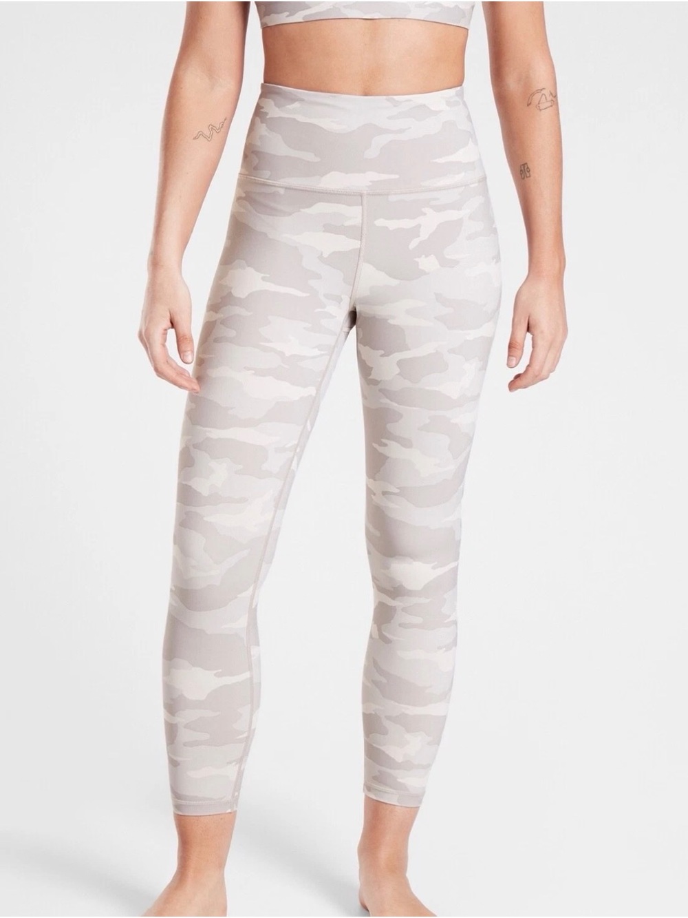 Athleta Elation Camo 7/8 Tights Leggings Size M Taupe